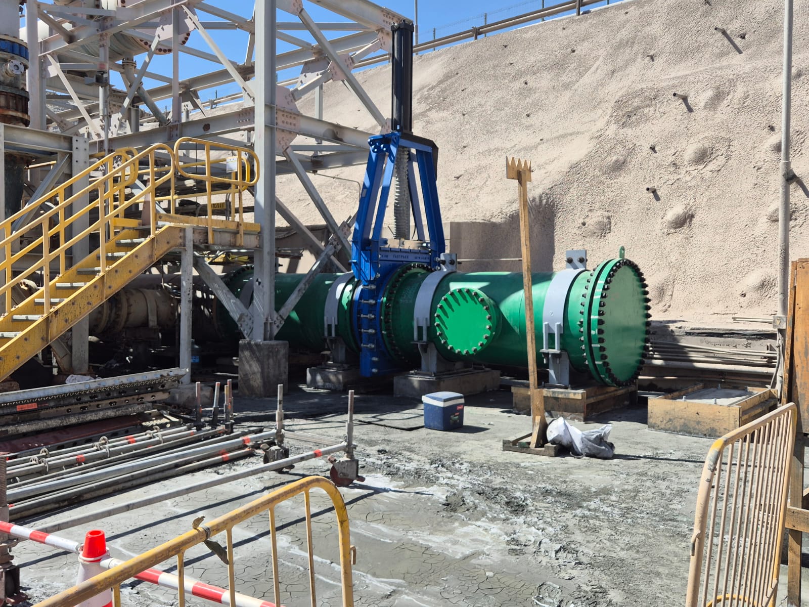 Spools de gran diámetro con recubrimiento interior instalados en sistema de recuperación de aguas, Minera Centinela — Kronos Mining